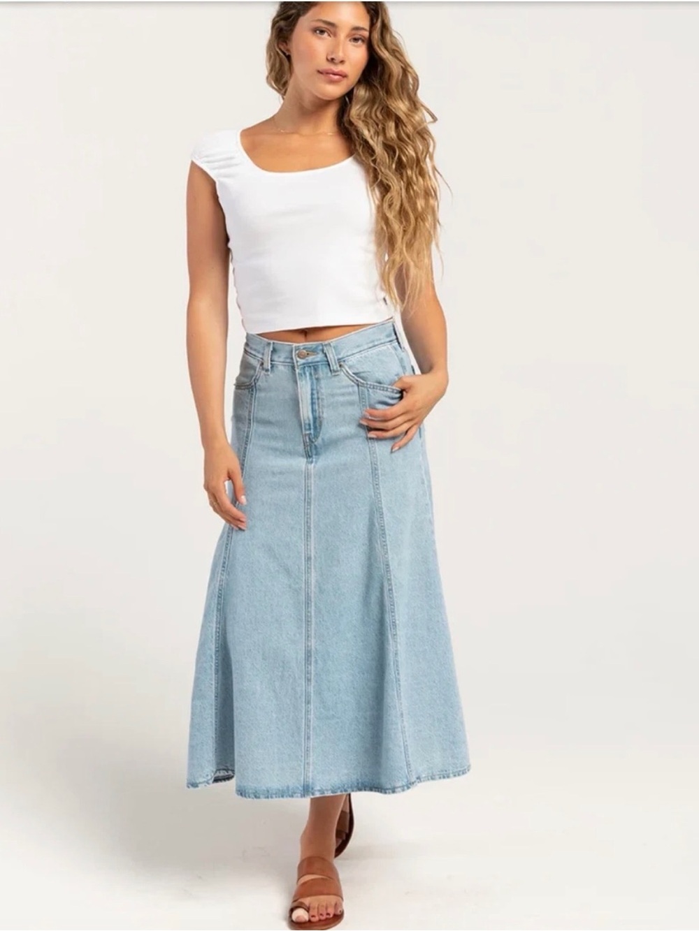 Levi's Light Wash Blue Denim Flared Midi Skirt - Sz 24